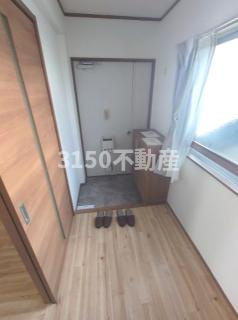 藤栄ビルの玄関