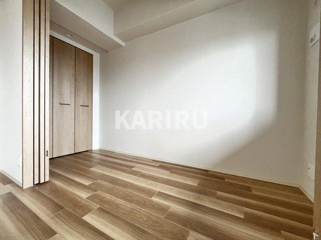 プレサンス深江橋ラヴィゲートの洋室|別フロアの写真のためカラーが異なります