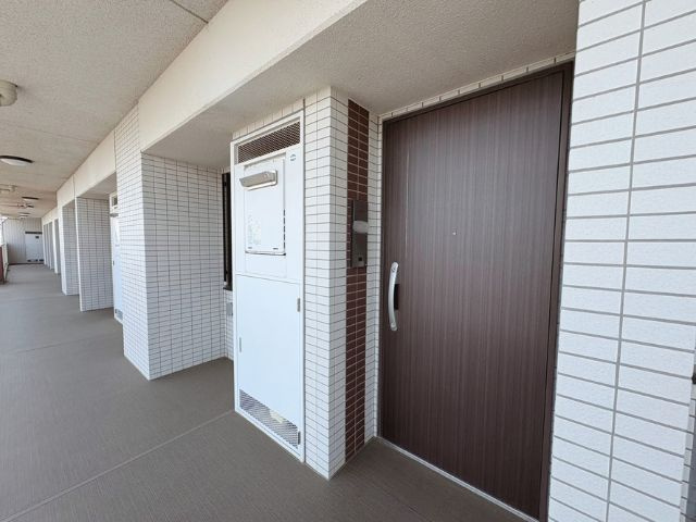 アンビシャス南柏の玄関