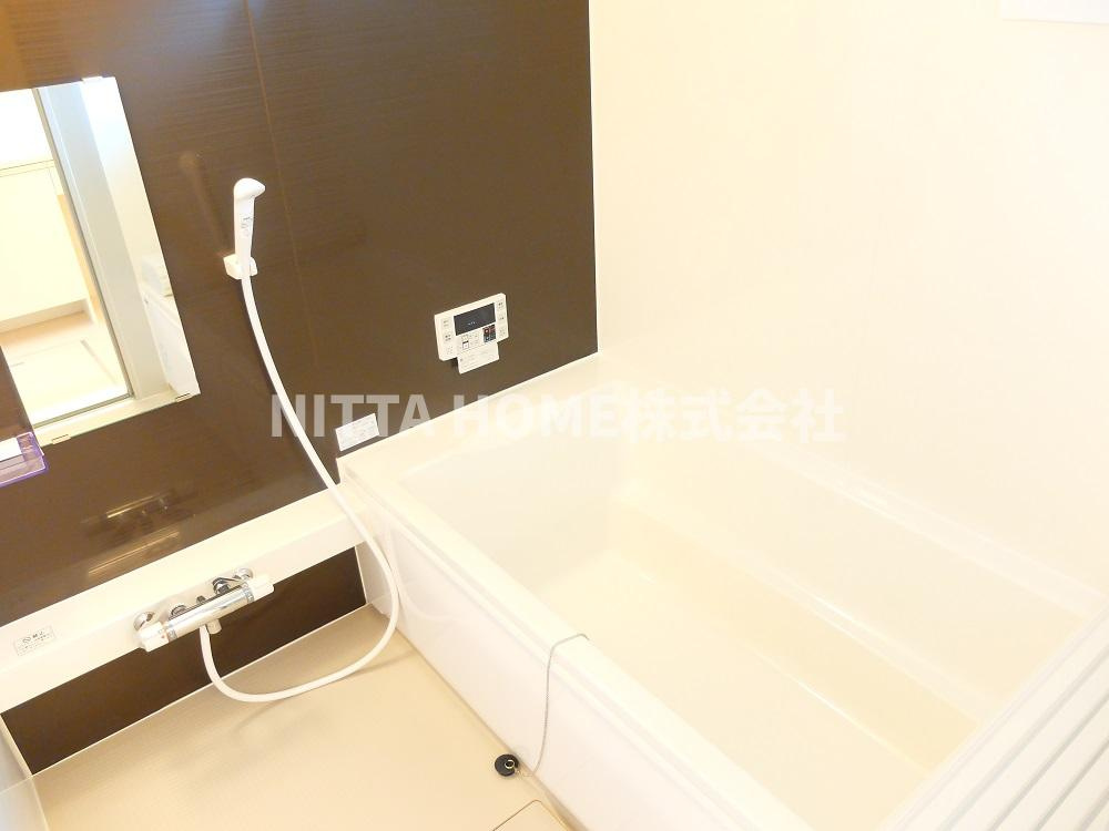 丹波市氷上町横田のアパートの浴室|一坪の大きなお風呂は魅力的(^^♪