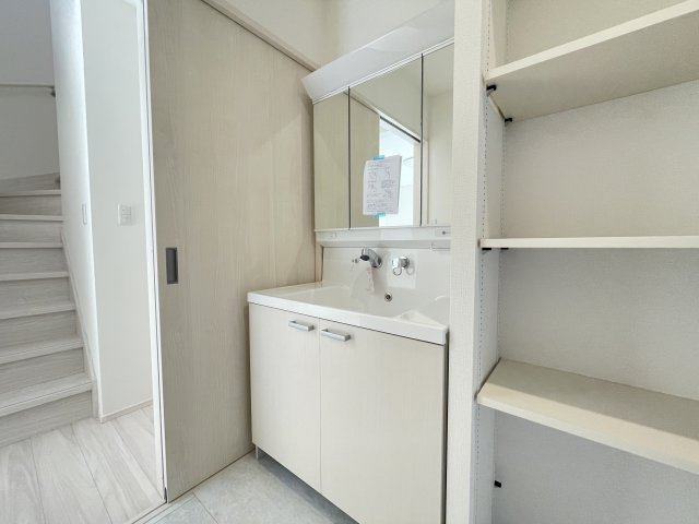 【独立洗面台】 | 深谷市萱場第１０期　ワイウッドコート　新築戸建　全6区画　１号棟