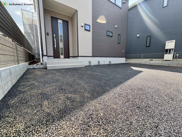 桶川市神明第2　新築戸建　クレイドルガーデン02の駐車場