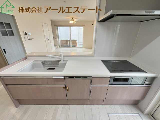 加古川市平岡町高畑　　中古戸建のキッチン