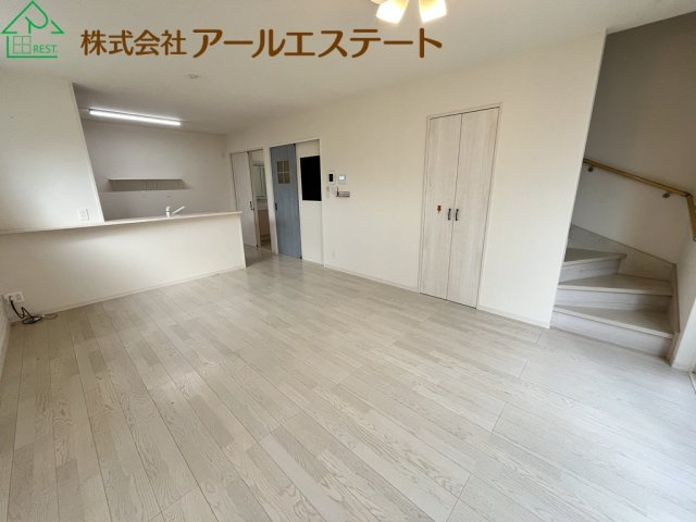 加古川市平岡町高畑　　中古戸建の居間・リビング