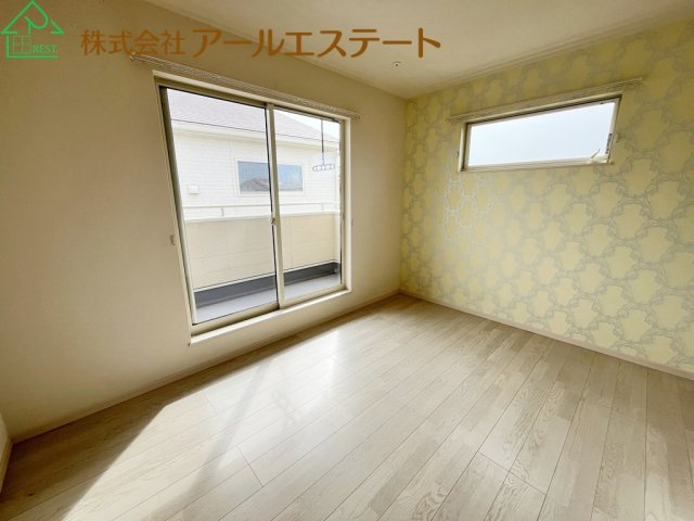 加古川市平岡町高畑　　中古戸建の寝室