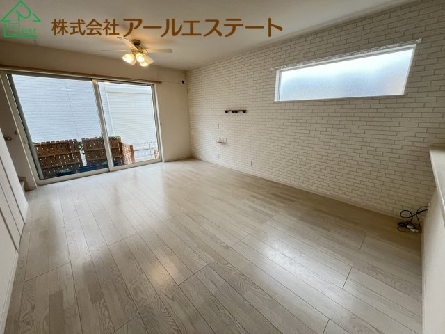 加古川市平岡町高畑　　中古戸建の居間・リビング