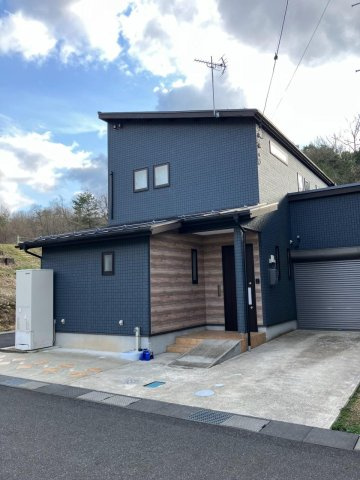 【No.6995】郡家/3SLDK/平成30年築/シャッターガレージ付！の外観