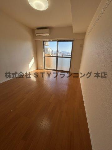 仲介手数料０円！アールズヒルズ社台の居間・リビング