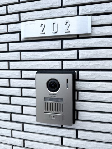 メゾン椿乃 | マイクロバブル浴が楽しめる お風呂付き物件のその他共用部分|玄関前のテレビドアホン