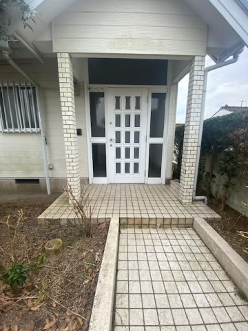 サンライズコーポの玄関|戸建て