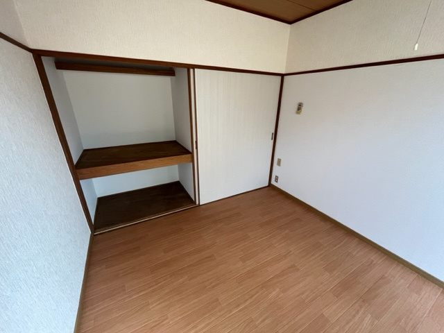 サンライズコーポの洋室|アパート