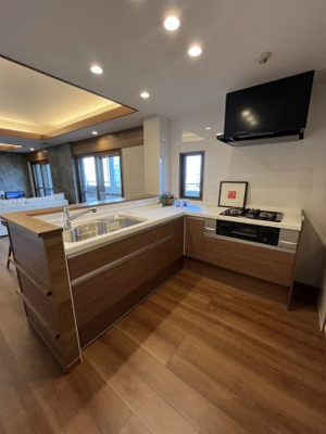 【キッチン】 | サンルシエル大津 | L字型キッチンでご家族を見守りながら家事ができます