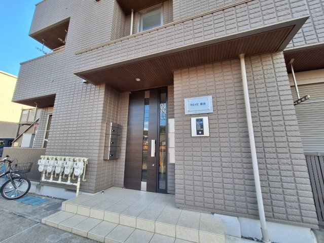 REVE鎌倉のエントランス