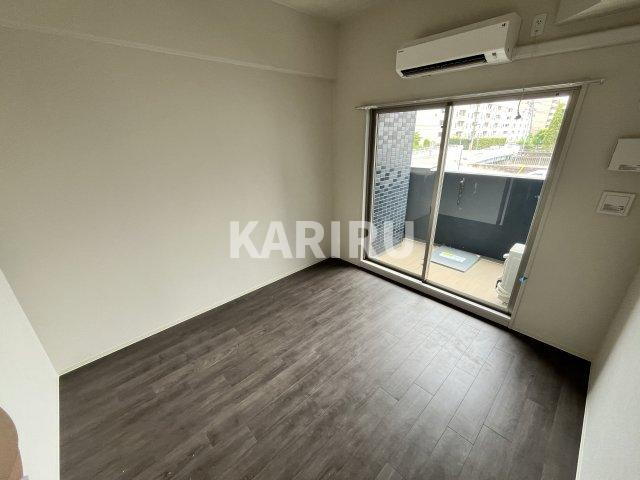 プレサンス深江橋ラヴィゲートの洋室