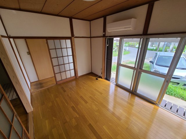 トデ貸家の居間・リビング