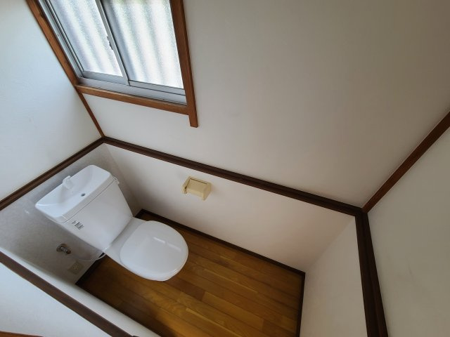 トデ貸家のトイレ