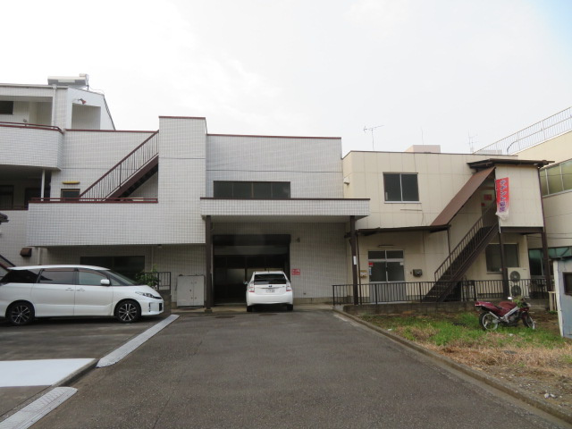 東大和市立野４丁目の倉庫の外観