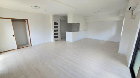 エンゼルハイム壷川第2の居間・リビング