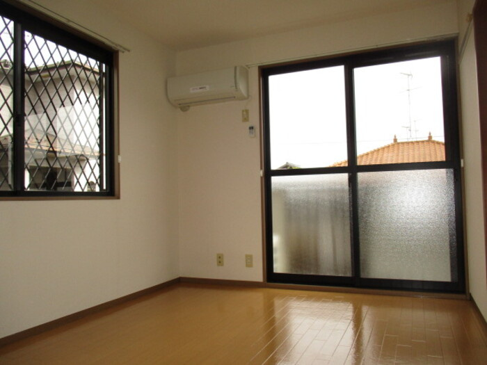 グランシャリオの洋室