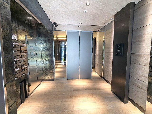 エスレジデンス浅草フィオーレのエントランス