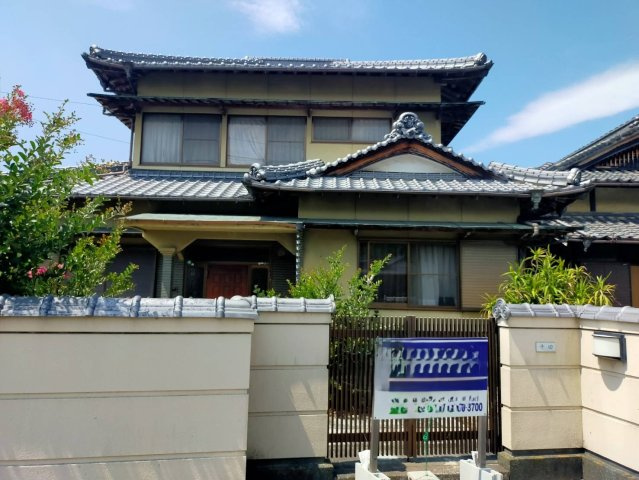 西条市楢木14-1　中古住宅の外観|落ち着いた雰囲気の外観です