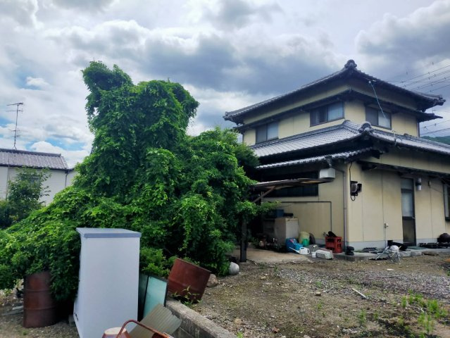 西条市楢木14-1　中古住宅の外観|裏側からの外観