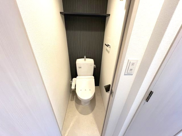 エスリードレジデンス都島シティフロントの玄関|写真は他部屋の反転間取りとなっております。