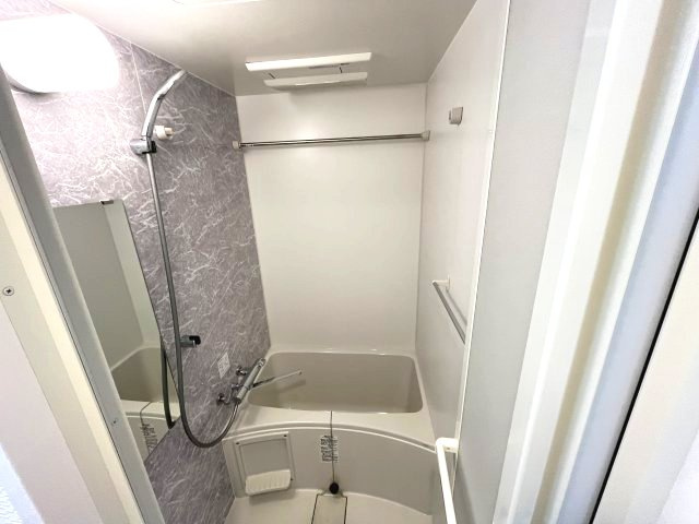 エスリードレジデンス都島シティフロントの浴室|写真は他部屋の反転間取りとなっております。