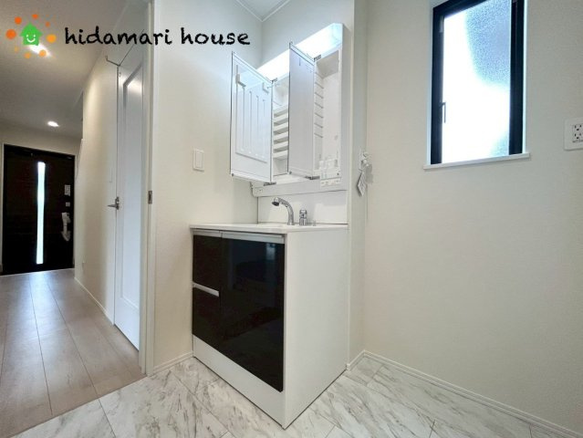 上尾市西宮下4丁目　新築戸建　ハートフルタウンAの独立洗面台