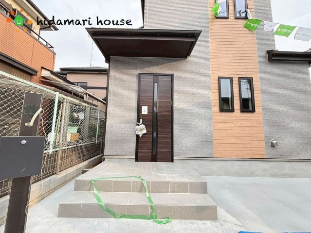 上尾市西宮下4丁目　新築戸建　ハートフルタウンAの玄関