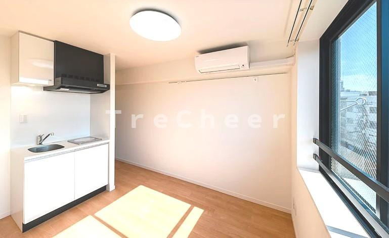 ココキューブエコダノース(COCOCUBE EKODA North)の居間・リビング