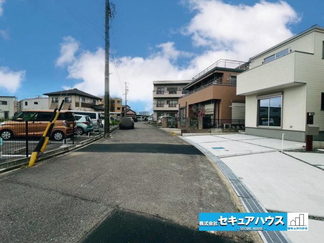 【今からご案内可能】東海市富木島町外面 全2棟の前面道路含む現地写真|事前予約にて現地ご見学いただけます！お気軽にお問い合わせください♪
■株式会社　セキュアハウス■
住宅ローンに強く、知識、経験豊富なスタッフ在籍
お客様に寄り添い、ご成約後もサポート致します。