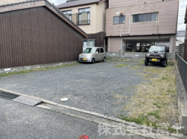 東唐津2丁目駐車場の外観