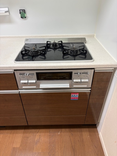 ＪＲ石山駅まで徒歩９分＆２沿線利用ＯＫ■ペット飼育可■眺望良好の３ＬＤＫ■メイツブラン大津石山のキッチン|コンロ