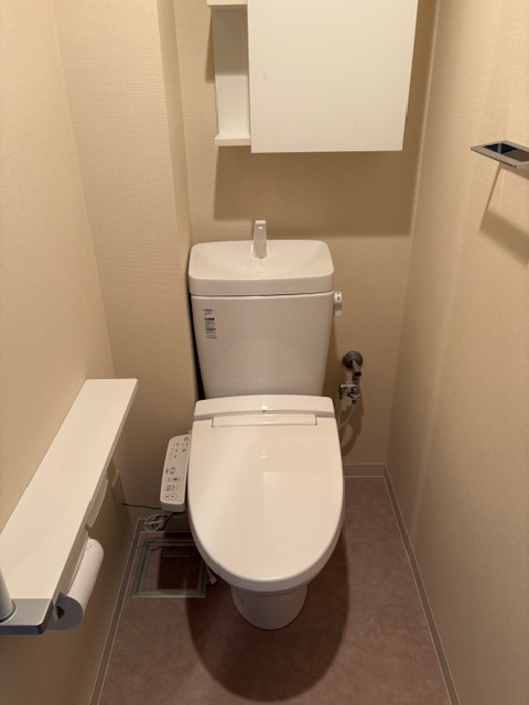 ＪＲ石山駅まで徒歩９分＆２沿線利用ＯＫ■ペット飼育可■眺望良好の３ＬＤＫ■メイツブラン大津石山のトイレ|トイレ