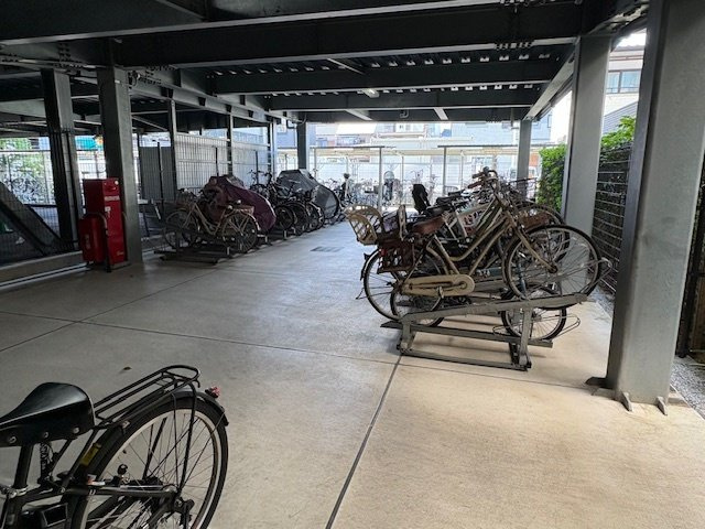 ＪＲ石山駅まで徒歩９分＆２沿線利用ＯＫ■ペット飼育可■眺望良好の３ＬＤＫ■メイツブラン大津石山の駐輪場|駐輪場