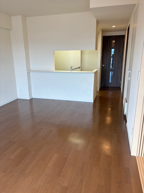 ＪＲ石山駅まで徒歩９分＆２沿線利用ＯＫ■ペット飼育可■眺望良好の３ＬＤＫ■メイツブラン大津石山の居間・リビング|リビング