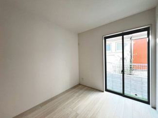 【洋室】 | 池尻北１丁目　新築分譲住宅　全２区画 | 池尻ななこども園まで徒歩６分！ルンビニ保育園まで徒歩６分！小さなお子様のいるご家庭も安心ですね♪