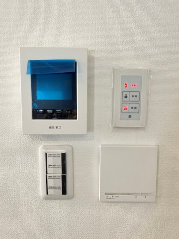 大石北町新築戸建の防犯設備|カメラ付きインターホンで2階からも応対可能です。