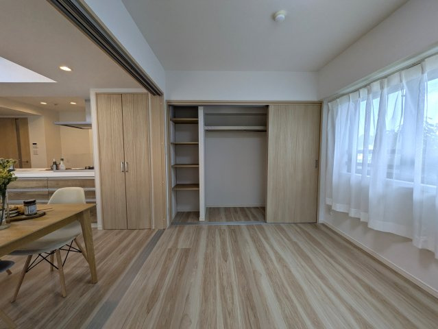 小机って何がある？な、４LDK【ファミールガーデン横浜・小机参番館】の洋室|きれいな洋室です