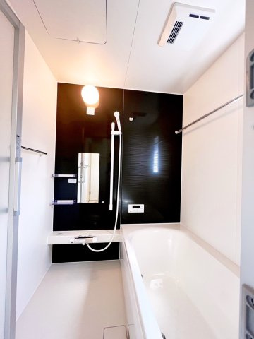 クレイドルガーデン和歌山市和歌川　第1　1号棟の浴室|1616サイズのユニットバス
保温能力も高く、ゆったり足を伸ばせるタイプの浴槽