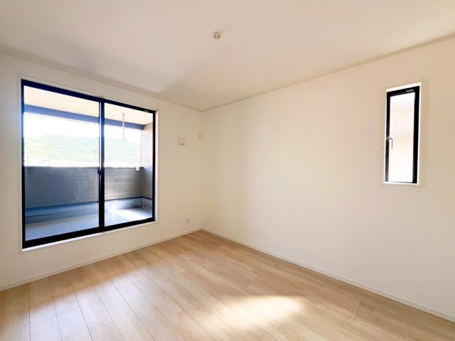 クレイドルガーデン和歌山市和歌川　第1　2号棟の洋室|2階洋室収納付き