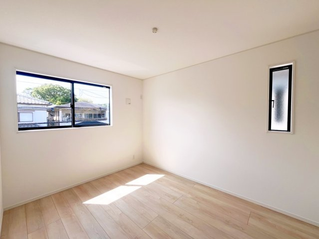 クレイドルガーデン和歌山市和歌川　第1　2号棟の洋室|2階洋室収納付き