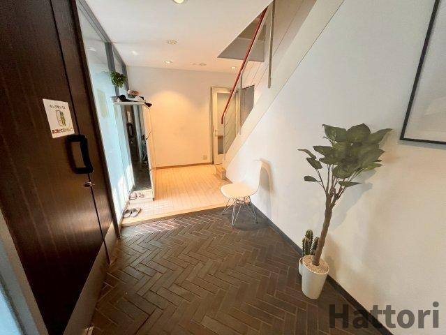 タウンハウス服部天神のエントランス