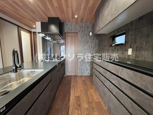 点野3丁目　新築一戸建てのキッチン|LDK20.0帖
■物件内覧・資金計画相談・住宅ローン相談、リフォーム相談、お問合せ受付中■
※当日・翌日のご内覧、ご相談はお電話でのお問合せがスムーズです！