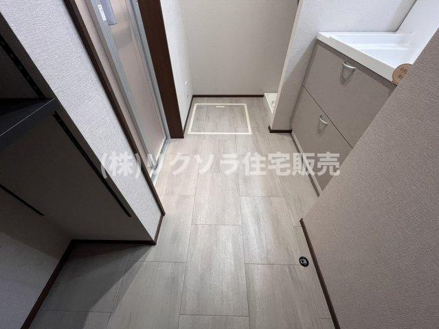 点野3丁目　新築一戸建ての脱衣所|床下収納付き
■物件内覧・資金計画相談・住宅ローン相談、リフォーム相談、お問合せ受付中■
※当日・翌日のご内覧、ご相談はお電話でのお問合せがスムーズです！