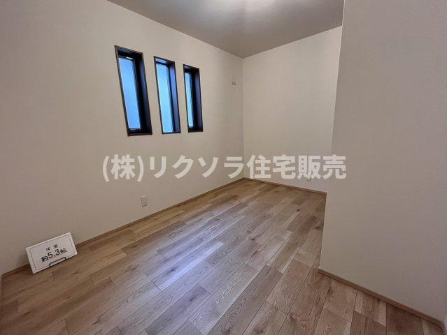 点野3丁目　新築一戸建ての子供部屋|洋室5.3帖
■物件内覧・資金計画相談・住宅ローン相談、リフォーム相談、お問合せ受付中■
※当日・翌日のご内覧、ご相談はお電話でのお問合せがスムーズです！