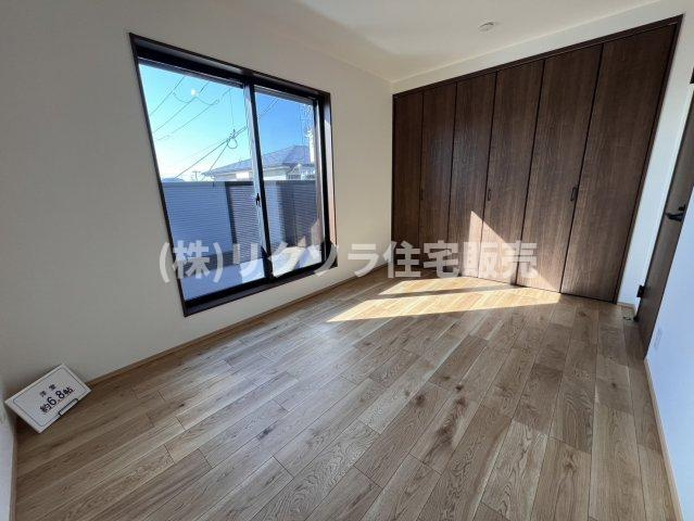 点野3丁目　新築一戸建ての内装|洋室6.8帖
■物件内覧・資金計画相談・住宅ローン相談、リフォーム相談、お問合せ受付中■
※当日・翌日のご内覧、ご相談はお電話でのお問合せがスムーズです！