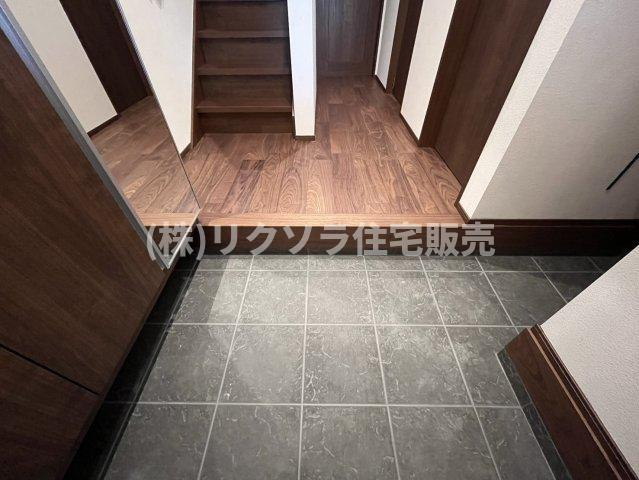 点野3丁目　新築一戸建ての玄関|玄関内部
■物件内覧・資金計画相談・住宅ローン相談、リフォーム相談、お問合せ受付中■
※当日・翌日のご内覧、ご相談はお電話でのお問合せがスムーズです！