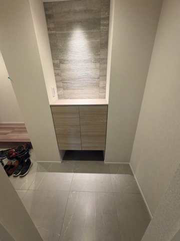 クラウン青山の玄関